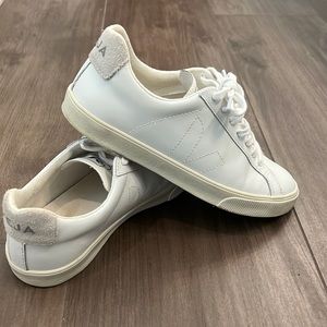VEJA ESPLAR LEATHER SNEAKER WHITE - SIZE -7 US/38 EU WOMEN'S.